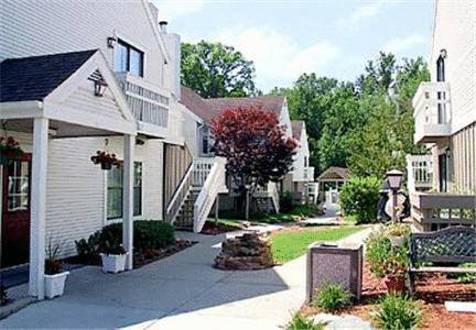 Gatehouse Suites East Lansing Esterno foto